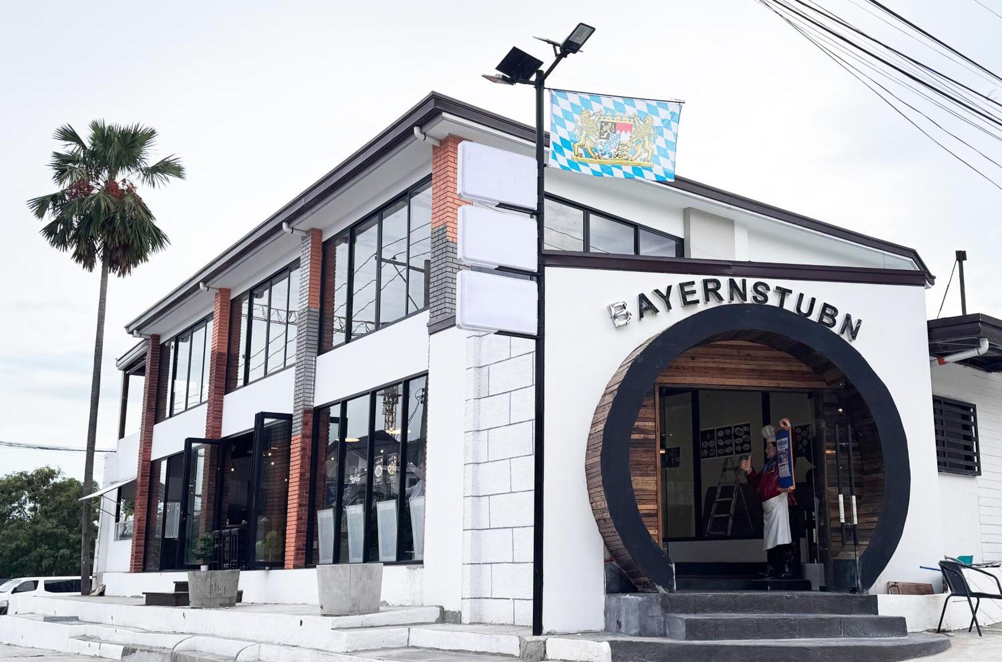 Bavarian Guest House Angeles Exterior photo