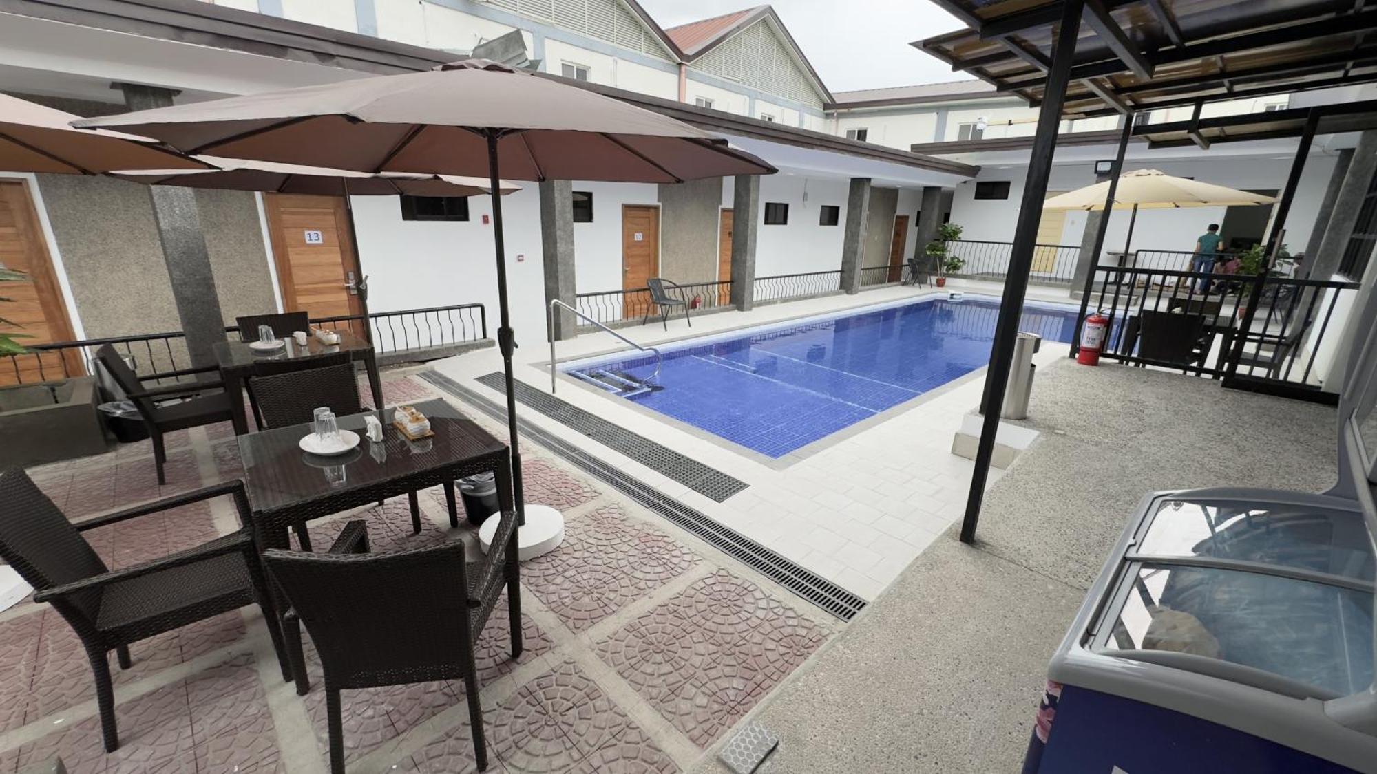 Bavarian Guest House Angeles Exterior photo