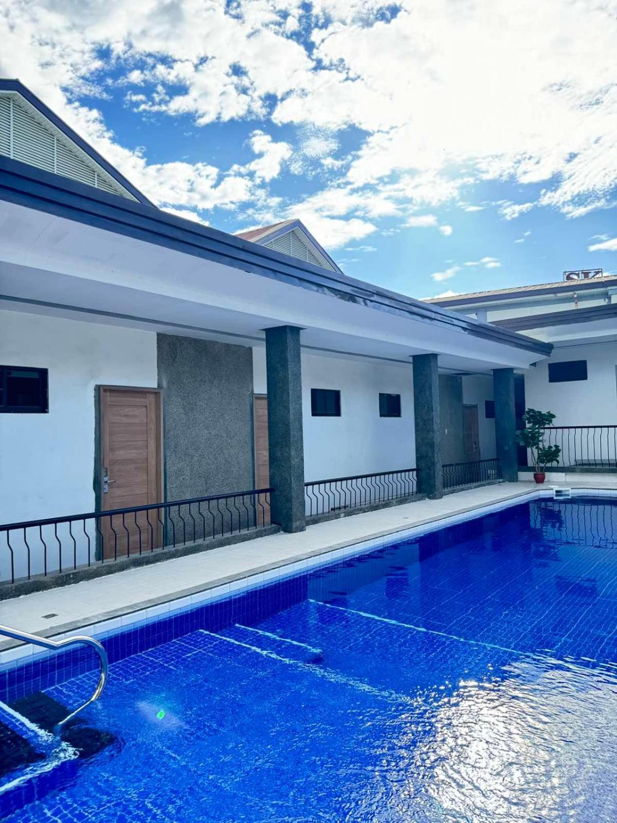 Bavarian Guest House Angeles Exterior photo